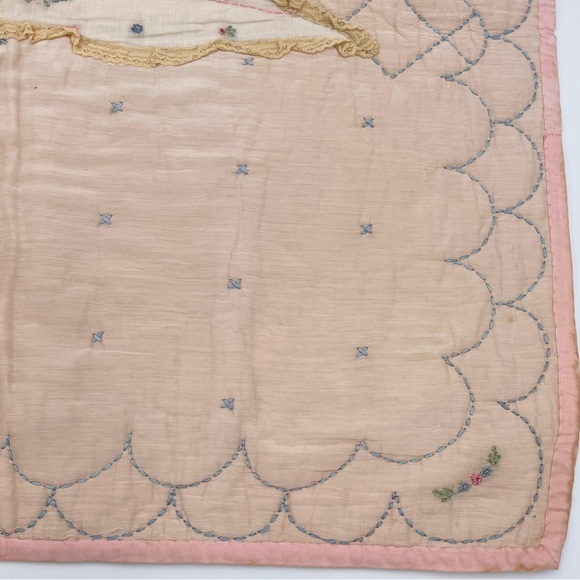 Vintage Baby Quilt Blanket Wounded Bird Handmade Embroidered Peach Pink Bow Girl - Picture 13 of 15